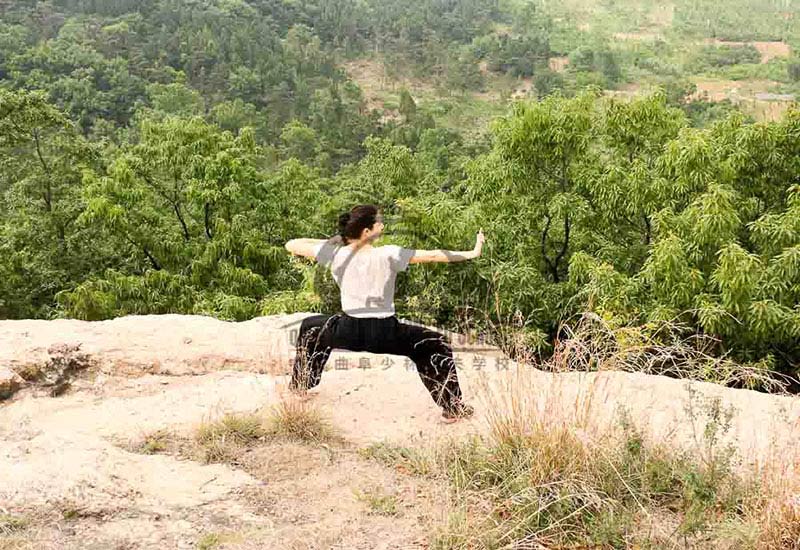 Qi Gong momvent on the mountain