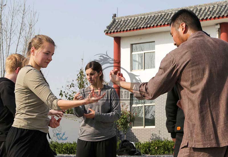 girl Training Wing Chun china